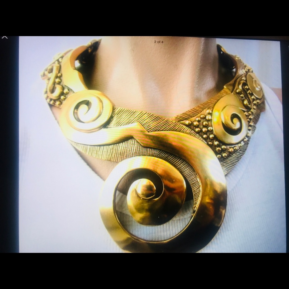 OSCAR DE LA RENTA GOLDEN NECKLACE IN ORIGINAL BOXE - Picture 9 of 16